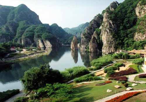 Dalian Bingyu Valley, one of the 'Top 8 June destinations in China' by China.org.cn.