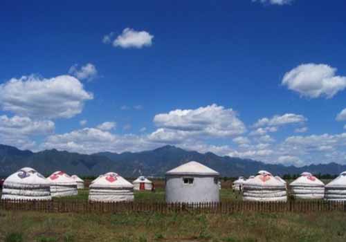 Kangxi Grassland, one of the 'Top 8 June destinations in China' by China.org.cn.