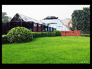 The Nanyue King's Tomb Museum is well known for its elegant Han Dynasty (206 B.C.-24 A.D.) architecture, and showcases Guangzhou's near 2,000-year history. Belonging to the second king of Nanyue Zhao Mo, the tomb was discovered in 1983 and opened to the public in 1988.[yanjunyu/bbs.fengniao]