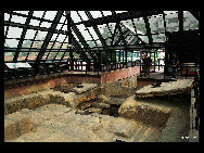 The Nanyue King's Tomb Museum is well known for its elegant Han Dynasty (206 B.C.-24 A.D.) architecture, and showcases Guangzhou's near 2,000-year history. Belonging to the second king of Nanyue Zhao Mo, the tomb was discovered in 1983 and opened to the public in 1988.[yanjunyu/bbs.fengniao]