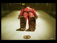The Nanyue King's Tomb Museum is well known for its elegant Han Dynasty (206 B.C.-24 A.D.) architecture, and showcases Guangzhou's near 2,000-year history. Belonging to the second king of Nanyue Zhao Mo, the tomb was discovered in 1983 and opened to the public in 1988.[yanjunyu/bbs.fengniao]
