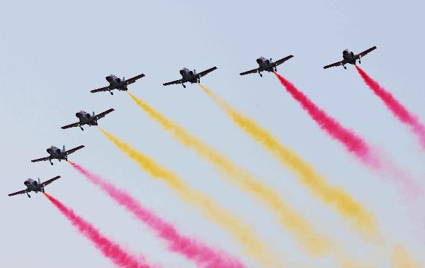 Spanish flights C-101 AVIO JET preform during acrobatic flights performance in Izmir, Turkey, on June 4, 2011. Turkey hosts big acrobatic flights in western province of Izmir on June 4 and 5, which is organized by the Turkish Air Force, marking the 100th anniversary of the establishment of the Turkish Air Force. [Ma Yan/Xinhua]