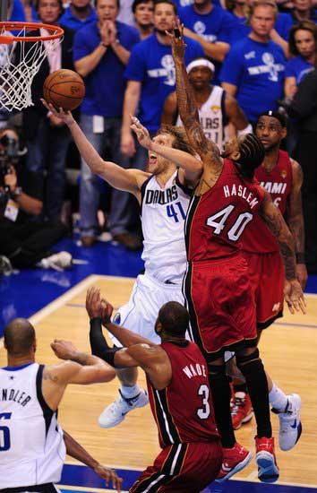 NBA Finals: Mavs top Heat 86-83, tied 2-2