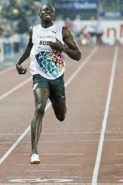 Jamaica's Usain Bolt competes in the men's 200 metre event at the Diamond League's Bislett Games in Oslo June 9, 2011. Bolt won the event.(Xinhua/Reuters)