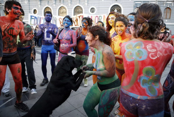 Chilean students in body paint urge education reform