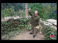 Loushan Mountain Pass, 50 km to the south of downtown Zunyi, is where the 13th regiment of the Red Army led by Peng Dehuai came across the sixth regiment of the local Guizhou army on February 25, 1935. The Red Army dispersed its men, encircled its adversaries and gained its first major victory since the commencement of the Long March.The site now has a monument and handscript carvings in stone of the poem Loushanguan written by Mao Zedong.