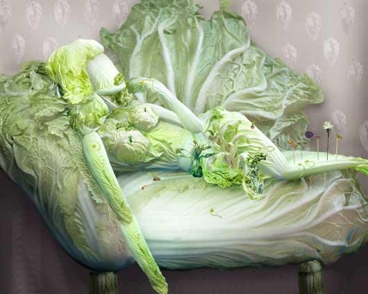 Ju Duoqi goes to the vegetable market in Beijing to stock up on cabbages. But instead of using them to cook, the 38-year-old artist transforms the humble vegetables into works of art. 
