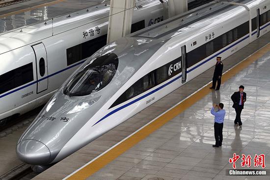 The Beijing-Shanghai express railway will begin operating by the end of June.