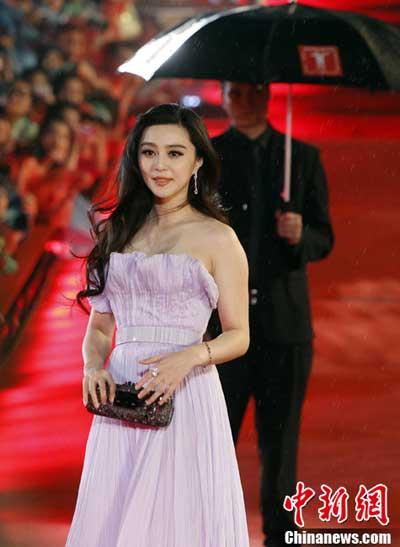The Shanghai International Film Festival, also known as the SIFF, kicked off on Saturday. The event has entered its 14th year, and in that time has become one of the biggest and star-studded film festivals in Asia. 