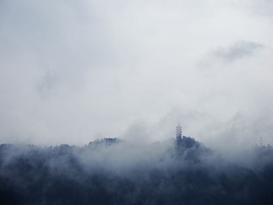 Zunyi, the second-largest city of Guizhou province, is a land of revolutionary heroes and hometown to Maotai, the national white liquor.It is among the country's 24 cities first approved by the State for their historic and cultural interest due to its 'four ones' - one meeting, one mountain pass, one river and one liquor.