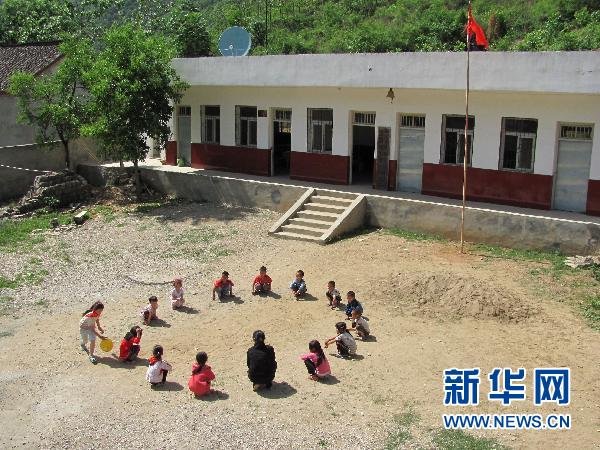 Zou Guifen now teaches all 16 students at the school.