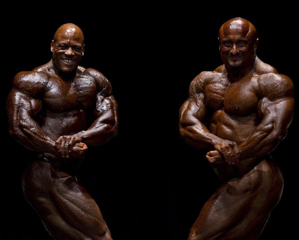 Contestants compete in men's bodybuilding contest during the Toronto Pro Supershow at Toronto Metro Convention Centre in Toronto, Canada, on June 17, 2011. [Zou Zheng/Xinhua]