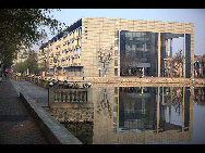 Photo shows the beautiful scenery of Nankai University in Tianjin, north China.[飞人gao/bbs.fengniao]