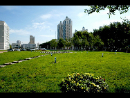 Harbin Institute of Technology (HIT) was founded in 1920. From its beginning, HIT has received preferential support from the central government.After 87 years, HIT has developed into a large nationally renowned multi-disciplinary university with science, engineering and research as its core.[hit.edu.cn]