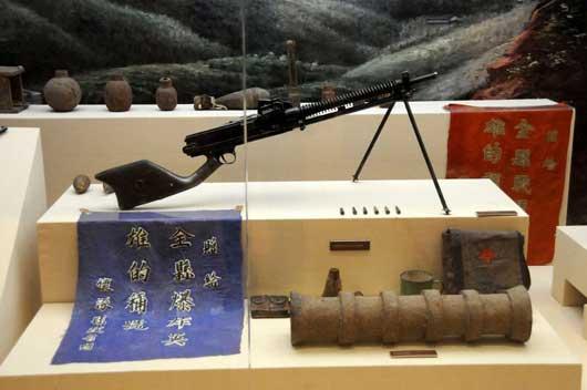 The on-going exhibition at the Capital Museum features a wide variety of items celebrating the 90th anniversary of the founding of the Communist Party of China.