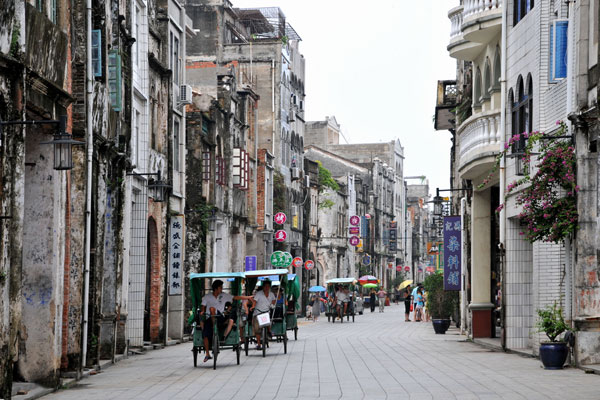 Historical Zhuhai Road in the city of Beihai in China's Guangxi Zhuang Autonomous Region. [Photo:the evaluation committee of China's cultural and historical street]