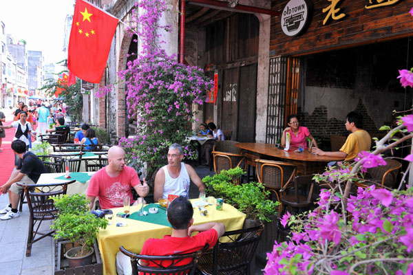 Historical Zhuhai Road in the city of Beihai in China's Guangxi Zhuang Autonomous Region. [Photo:the evaluation committee of China's cultural and historical street]