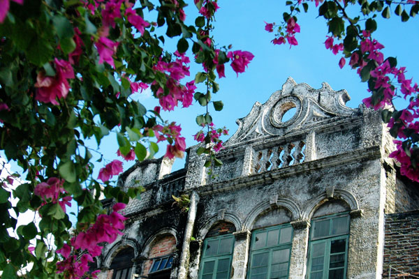 Historical Zhuhai Road in the city of Beihai in China's Guangxi Zhuang Autonomous Region. [Photo:the evaluation committee of China's cultural and historical street]