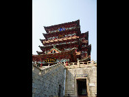 Located in the northwest of the city of Nanchang, Jiangxi Province and on the east bank of the Gan River, Tengwang Pavilion (The Pavilion of Prince Teng) is one of the Four Great Towers of China. It has been destroyed and rebuilt many times over its history. The present building was rebuilt in 1989 on the original site. It is 57.5 meters tall and has nine floors. The building has a total floor area of 13,000 square meters.  [hndfww/bbs.fengniao] 