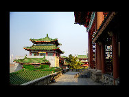 Located in the northwest of the city of Nanchang, Jiangxi Province and on the east bank of the Gan River, Tengwang Pavilion (The Pavilion of Prince Teng) is one of the Four Great Towers of China. It has been destroyed and rebuilt many times over its history. The present building was rebuilt in 1989 on the original site. It is 57.5 meters tall and has nine floors. The building has a total floor area of 13,000 square meters.  [hndfww/bbs.fengniao] 