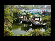 Located in the northwest of the city of Nanchang, Jiangxi Province and on the east bank of the Gan River, Tengwang Pavilion (The Pavilion of Prince Teng) is one of the Four Great Towers of China. It has been destroyed and rebuilt many times over its history. The present building was rebuilt in 1989 on the original site. It is 57.5 meters tall and has nine floors. The building has a total floor area of 13,000 square meters.  [hndfww/bbs.fengniao] 