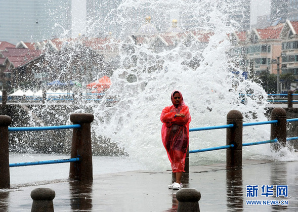 Billows are seen near the waters of Qingdao, east China's Shandong Province, June 26, 2011. Strong winds and heavy rains are forecast to hit China's eastern coast as tropical storm Meari is moving northwest from the southern Yellow Sea waters, according to a statement issued by the nation's meteorological authority Sunday. [Xinhua] 