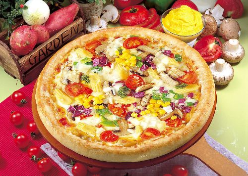 Pizza, one of the 'Top 10 most popular foods in the world' by China.org.cn.