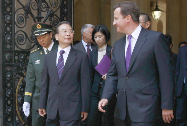 China signs $4.3 billion deals with UK