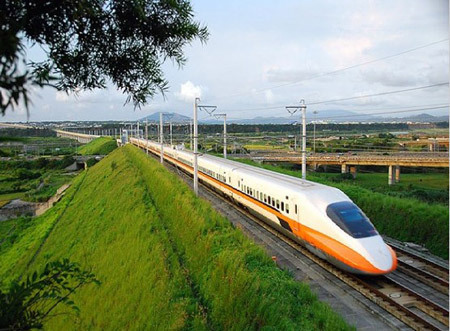 As the Beijing Shanghai High Speed Rail gives more convenience for residents to travel, 7 cities along the route including Beijing, Tianjin and Nanjing have united to form a city tourism alliance.