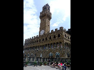 The bell tower in Uffizi Gallery. [Zhangfang/China.org.cn]
