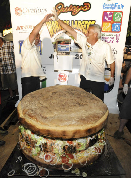 America has reclaimed the record for the world&apos;s heaviest beef burger – with this 777 lbs monster which contains 1.3 million calories.