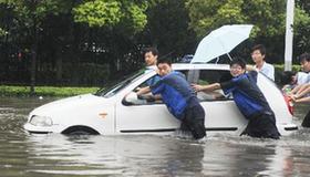 Heavy rainfall causes flood in E. China's Jiangsu