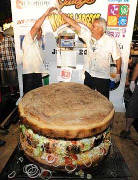 America has reclaimed the record for the world’s heaviest beef burger – with this 777 lbs monster which contains 1.3 million calories.