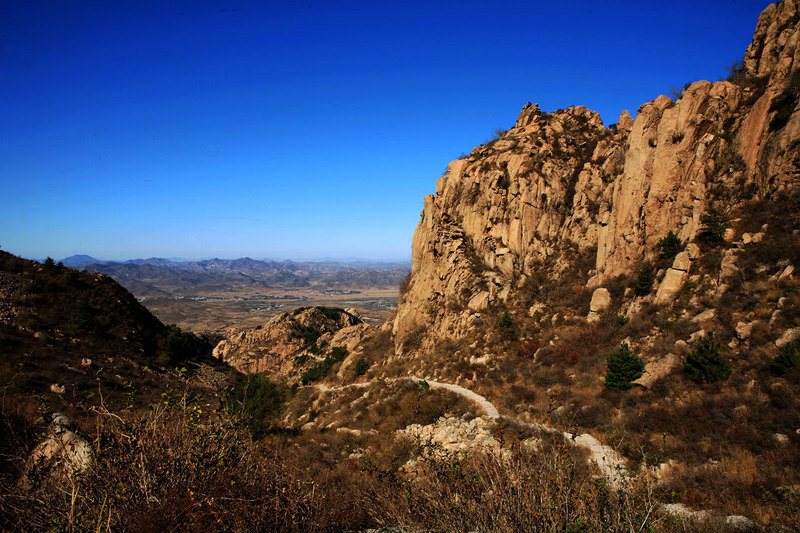 Hongluoshan Mountain Scenic Resort