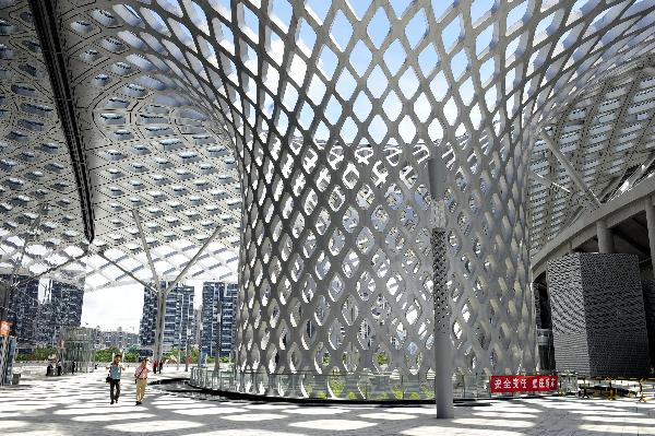 As the venue for the opening ceremony of 2011 Shenzhen Universiade, Spring Cocoon witnessed the opening of an international table-tennis tournament on June 15th. [Photo/Xinhua] 