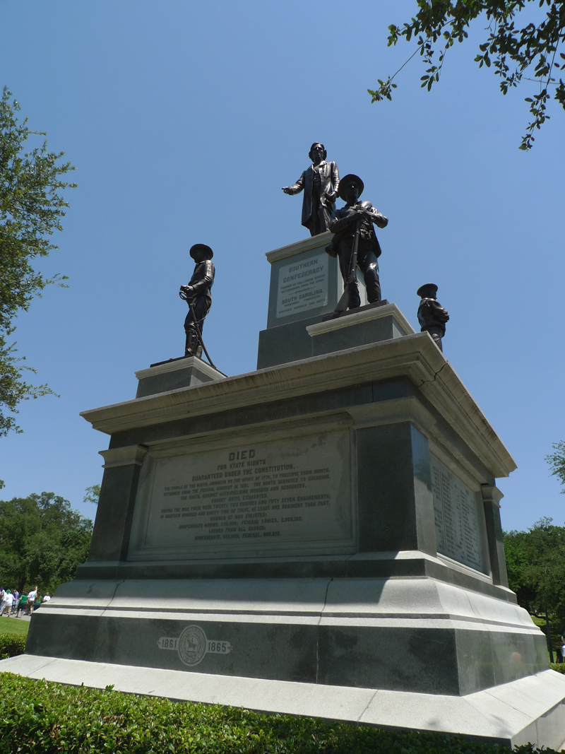 A sculpture stands on the plaza outside the Texas State Capitol of the US. Standing on one of Austin's highest points, the Capitol is an extraordinary example of public architecture of the late 19th century and is widely recognized as one of the country's most distinguished state capitols. [Photo by Xu Lin/China.org.cn]