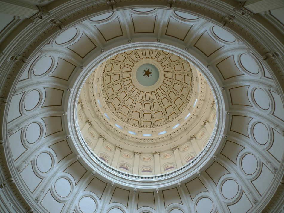 The dome of the Texas State Capitol of the US. Standing on one of Austin's highest points, the Capitol is an extraordinary example of public architecture of the late 19th century and is widely recognized as one of the country's most distinguished state capitols. [Photo by Xu Lin/China.org.cn]