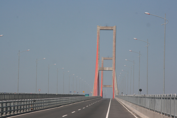 Suramadu Bridge, an Indonesian bridge built with China's support [Zhang Ming'ai/China.org.cn]