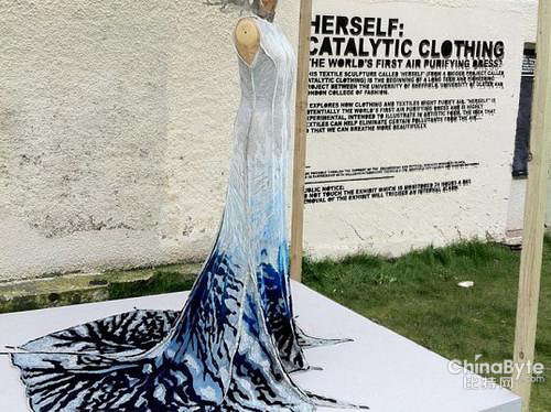 Designers at Catalytic Clothing claim the nanotechnology &apos;Herself&apos; dress reduces pollution and purifies the air.