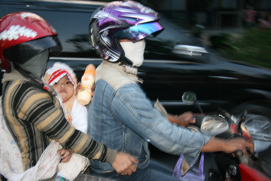 Motorbikes on Indonesian streets [Zhang Ming'ai/China.org.cn]