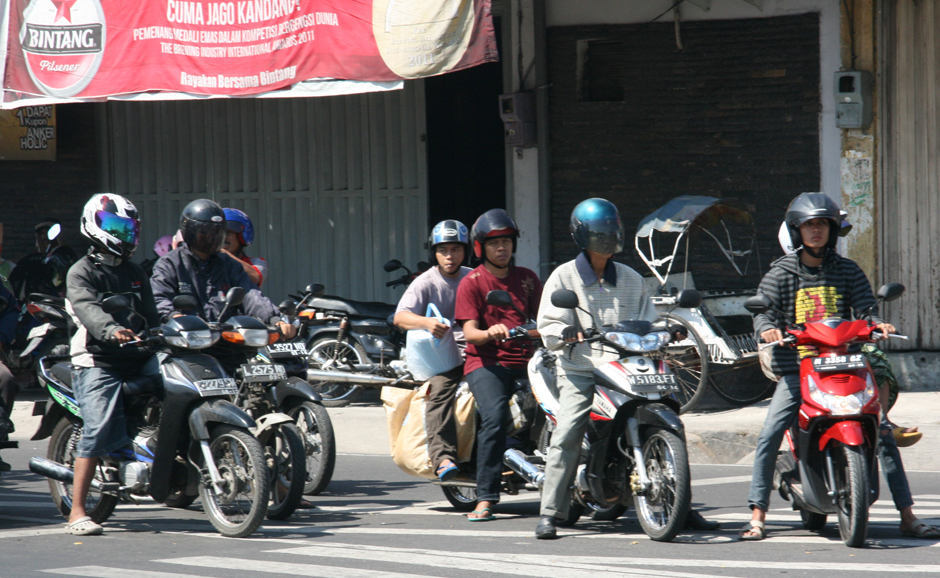 Motorbikes on Indonesian streets [Zhang Ming'ai/China.org.cn]