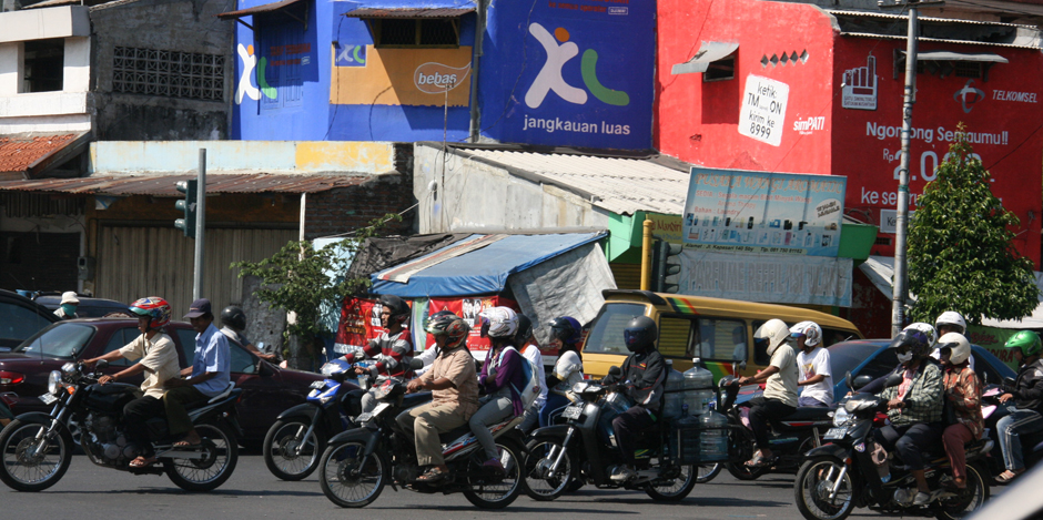 Motorbikes on Indonesian streets [Zhang Ming'ai/China.org.cn]