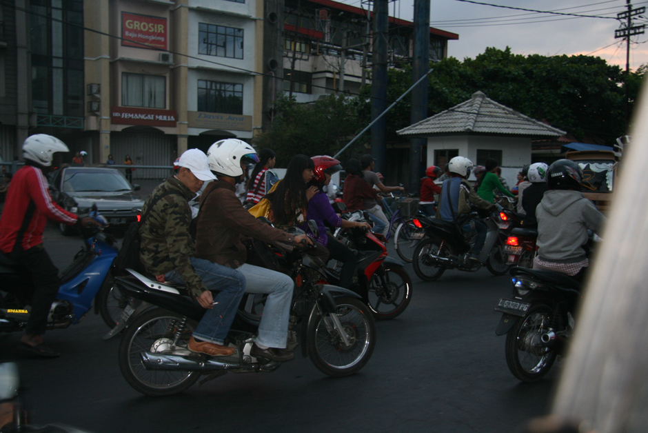 Motorbikes on Indonesian streets [Zhang Ming'ai/China.org.cn]