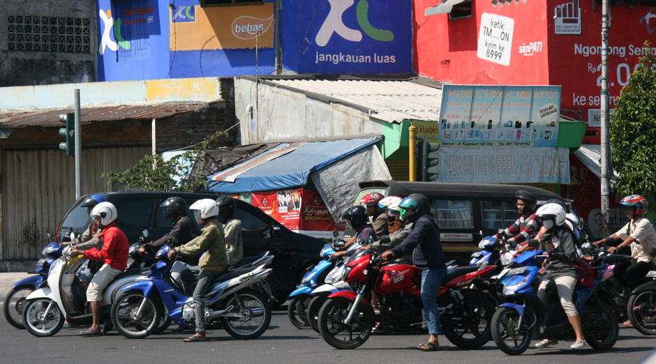 Motorbikes on Indonesian streets [Zhang Ming'ai/China.org.cn]