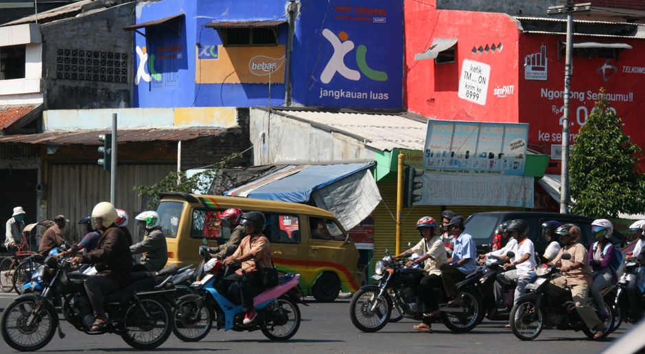 Motorbikes on Indonesian streets [Zhang Ming'ai/China.org.cn]