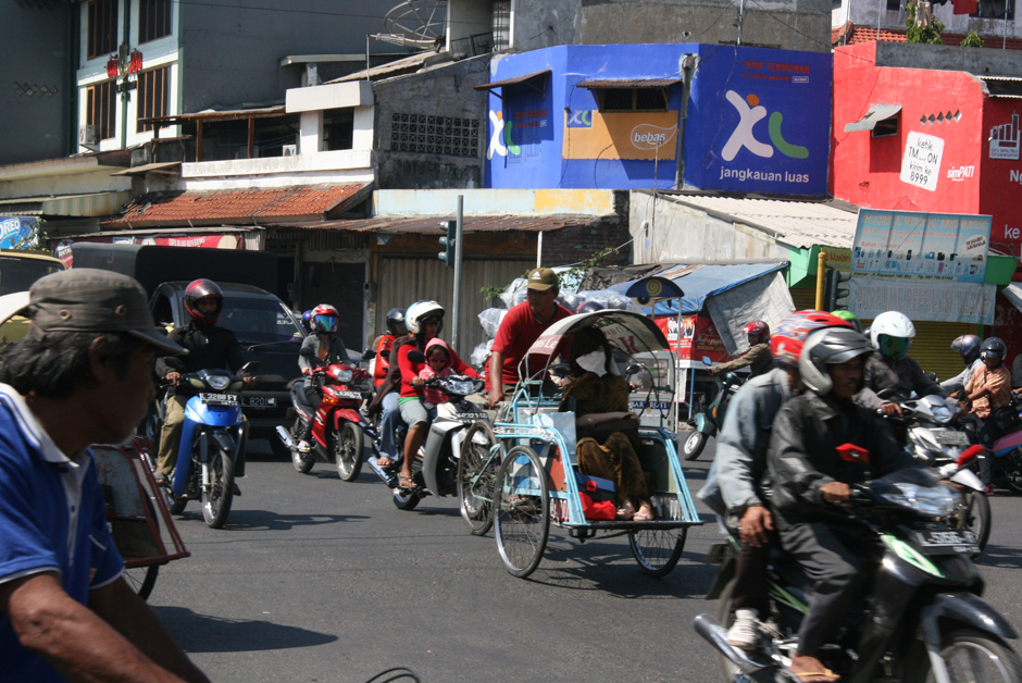 Motorbikes on Indonesian streets [Zhang Ming'ai/China.org.cn]