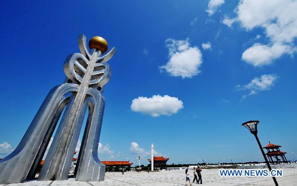 Photo taken on July 17 shows a view of Taiyang Square, or Sun Square, on the Heixiazi Island near Fuyuan County, northeast China's Heilongjiang Province, July 17, 2011. [Xinhua/Wang Jianwei]