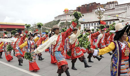 Tibet holds grand parade over peaceful liberation. 
