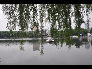 Moon Lake, also known as Yuehu, is located in the downtown district of Ningbo City. It is a great place for a picnic, stroll, or a paddle around the lake in one of the boats available for hire. [Photo by Cindy Chan]