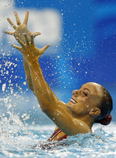 Canada's Marie-Pier Boudreau Gagnon performs during the synchronised swimming solo final at the 14th FINA World Championships in Shanghai July 20, 2011. (Xinhua/Reuters Photo)